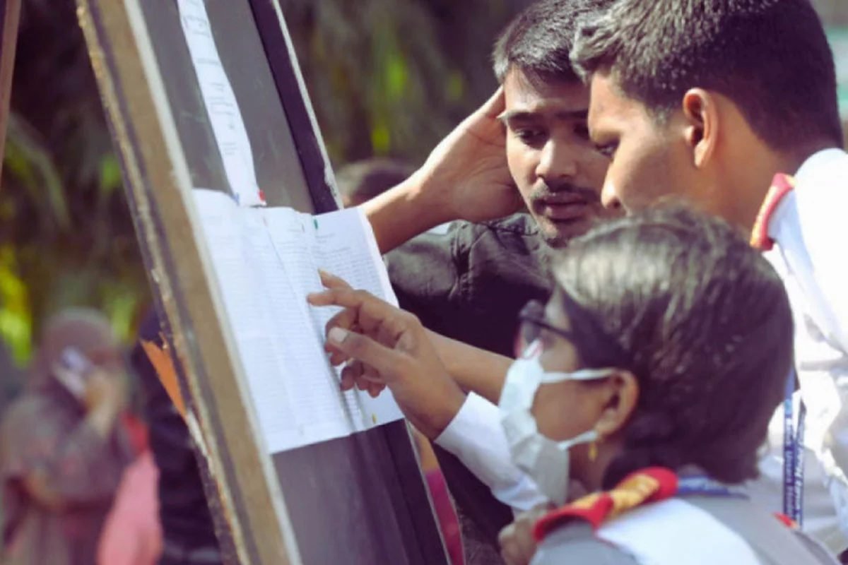 এইচএসসিতে পাসের হারে শীর্ষে ঢাকা,  সবার নিচে বরিশাল